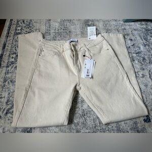❤️‍🔥2/$20❤️‍🔥NWT Zara Cream Colored Jeans- Size 8- Skinny Mid Rise Ankle Length